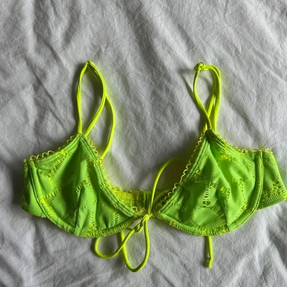 Bikini Bundle - Picture 3 of 7